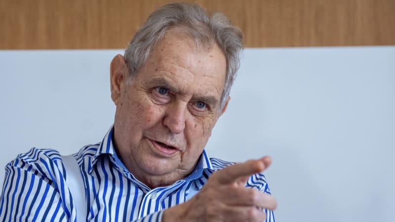 Miloš Zeman musí držet přísnou dietu. Exprezident popsal operaci, chtěl by na pohřeb Duky