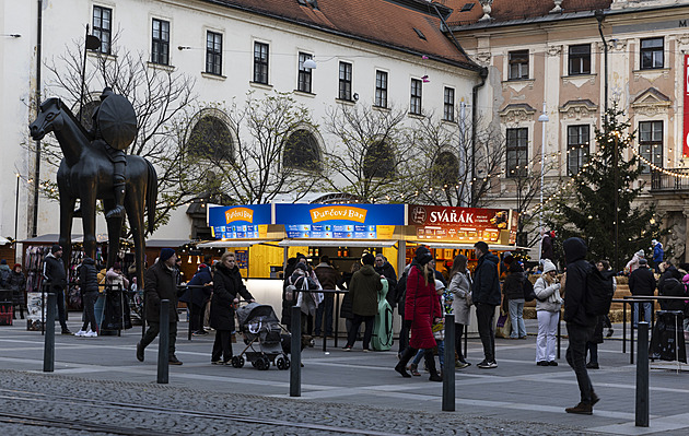 Králové vánočních trhů. Půlku nápojových stánků v Brně drží „velká čtyřka“, ladí i ceny