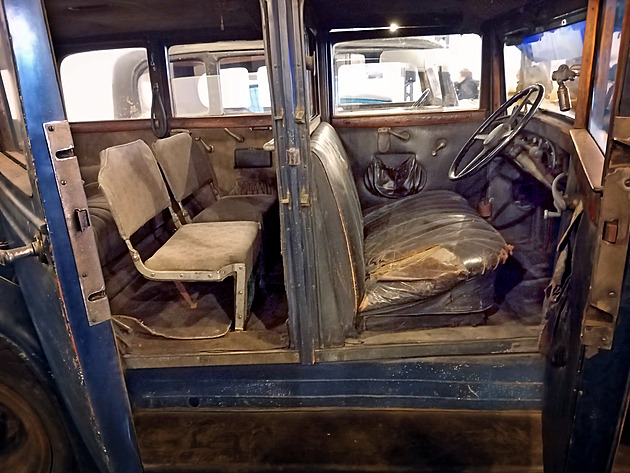 Nahlédněte do tajné skrýše rezavých škodovek. Od pondělka tam pustí veřejnost