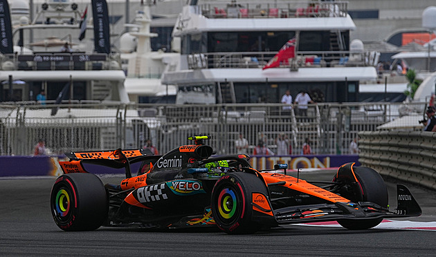 První trénink v Abú Zabí patřil Norrisovi, Verstappen na něj ztratil jen osm tisícin