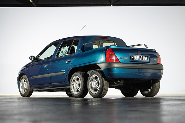 Velký úklid v depozitářích Renaultu. Část unikátních sbírek jde do aukce