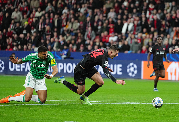 Schick v Lize mistrů nedohrál kvůli tržné ráně na kotníku. Kouč: Nevypadá to dobře