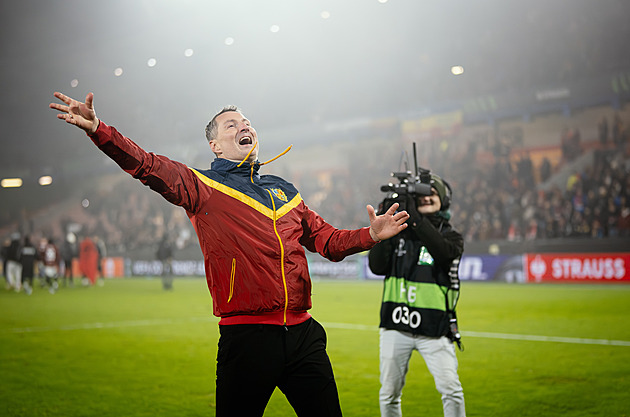 Proč to nezkusit, Sparto. Je pohár v Evropě schůdnější než přetahovaná se Slavií?