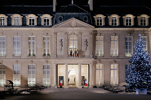 V Elysejském paláci řádili zloději nádobí. Mezi podezřelými je zaměstnanec