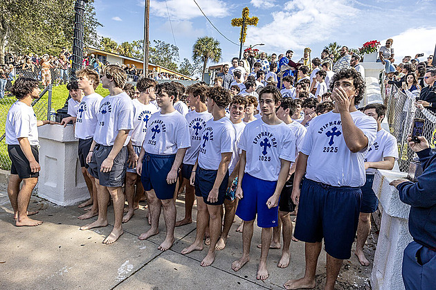 Náboženství na Západě roste. Věřících přibylo díky mladým mužům a migrantům