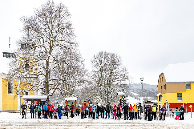 Národ hokejistů a ladovská zima. Češi vzali útokem zamrzlé rybníky a běžecké tratě