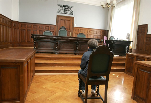 Ruší střídavou péči, zjednoduší rozvod. Jak občanský zákoník mění rozvody a výživné