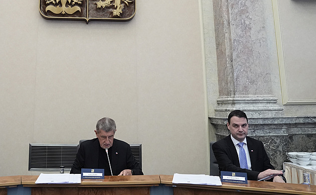 Vláda rozhodne o konci Kalouska ve správní radě VZP, odmítne zálohování obalů