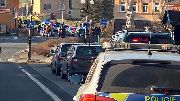 VIDEA TÝDNE: Střelba na úřadě, Vémola na svobodě a premiér s glóbusem