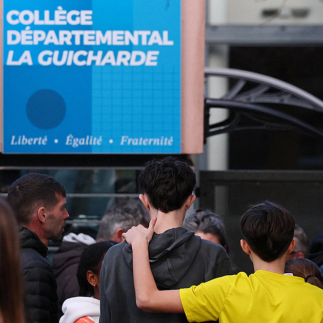 Žák ve Francii si útok na učitelku plánoval dopředu. Kárala ho za kázeňské přestupky