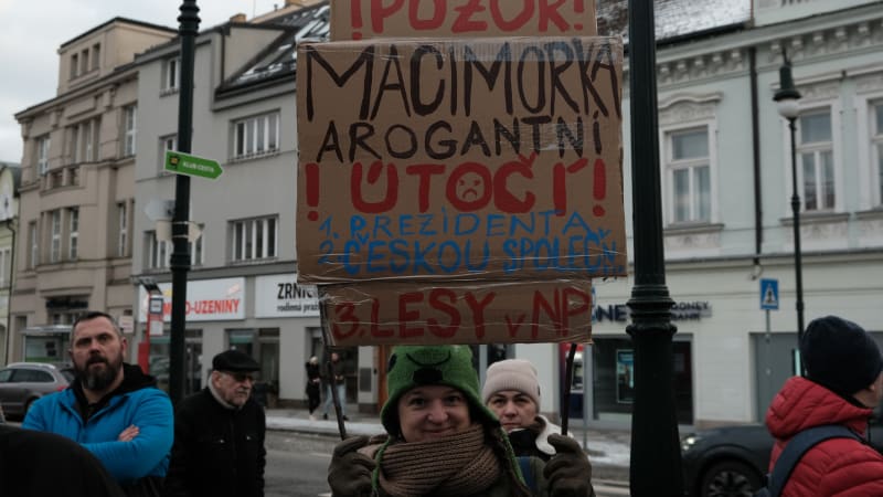 OBRAZEM: „Můžeme se ocitnout v poloautoritářském státě.“ Milion chvilek svolává další Letnou