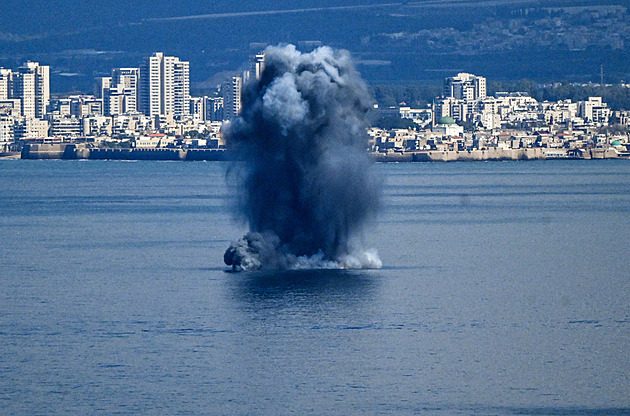 Izrael a USA zaútočily na Írán, ten poslal rakety na cíle v Kataru a Bahrajnu