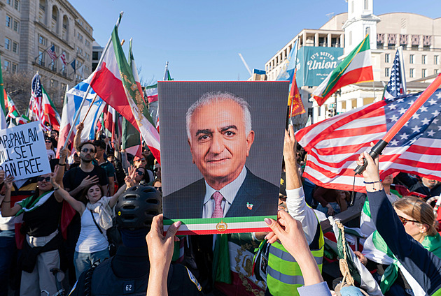 Pahlaví pochválil Trumpa za údery na Írán, nabídl plán pro novou reformu Íránu