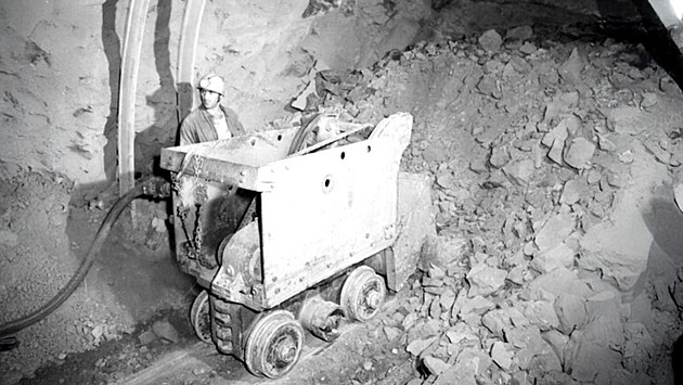 Těžba uranu pro Sovětský svaz? Totální ztráta svéprávnosti, poukazuje historik