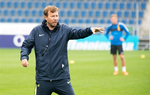 Doživotní distanc pro kouče-šmíráka. Hráčská asociace žádá zásah FIFA