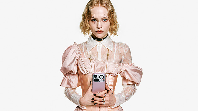 Značka s neobvyklým jménem má dvě novinky. Jedna se trefuje do Applu