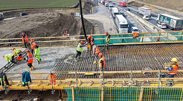 Jihovýchodní část Pražského okruhu se už rýsuje. Prohlédněte si snímky ze stavby