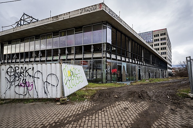 Dostavba Nové Palmovky se opět může zdržet. Firma vyloučená z tendru podala námitku