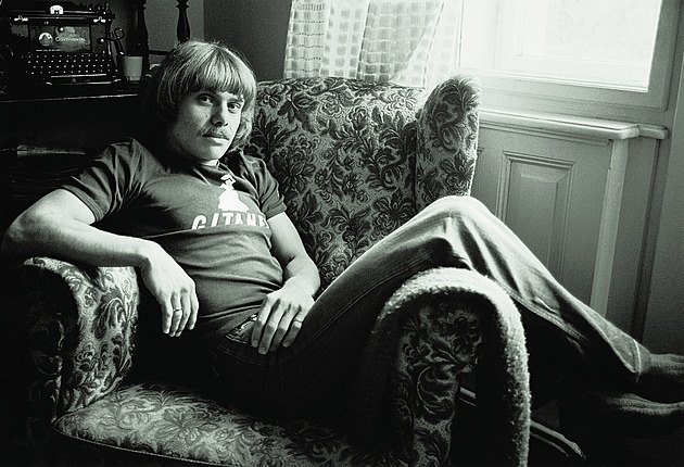 Měl hlas jako zvon, až se země třásla. V reedici vyšla dvě alba Jiřího Schelingera