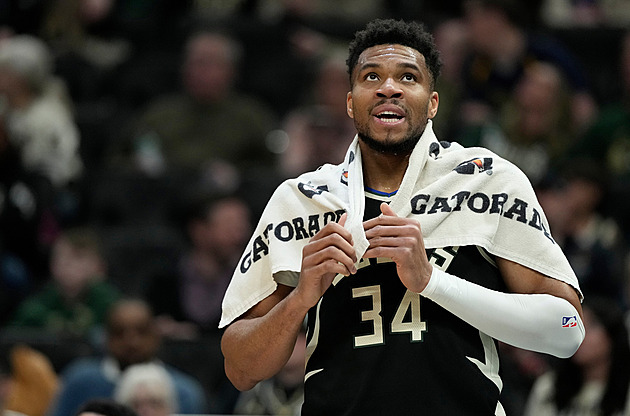 Spor o Janise. Proč nehraje? Je zraněný, anebo Bucks tankují prohry?