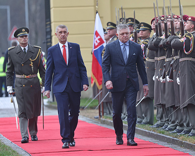 Babiš chce, ať Slovensko ukončí ropnou nouzi. Fico otevření ropovodu Družba