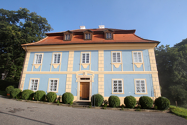 Zámek Dřevíč na Rakovnicku, kde žil kníže Schwarzenberg, našel nového majitele