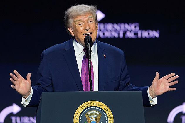 Odchod z NATO chce hrstka Američanů, většina fandí papežovi, ukázal průzkum