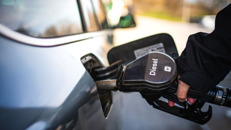 Regulace cen benzinu a nafty bude pokračovat. Schillerová oznámila nový termín