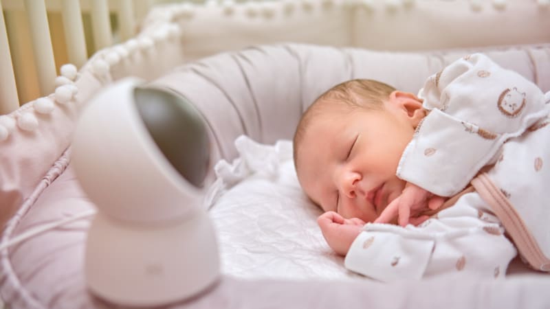 Miliony dětských chůviček se proměnily v malé špehy. Kdokoliv mohl nahlédnout do domácností
