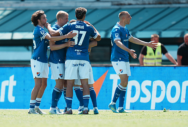 ONLINE: Dukla - Baník 0:1, sporný zákrok Frydrycha, penalta pro domácí se nepíská