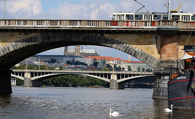 Na Vltavě v centru Prahy se srazí lodě, záchranné složky budou simulovat zásah
