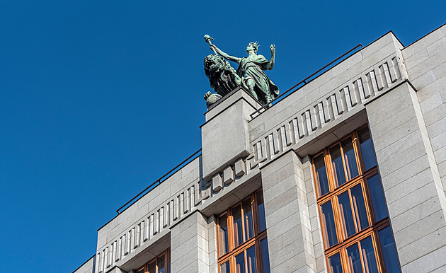 Centrální banka po čtyřech letech zvedla úrokové sazby, chce předejít růstu inflace