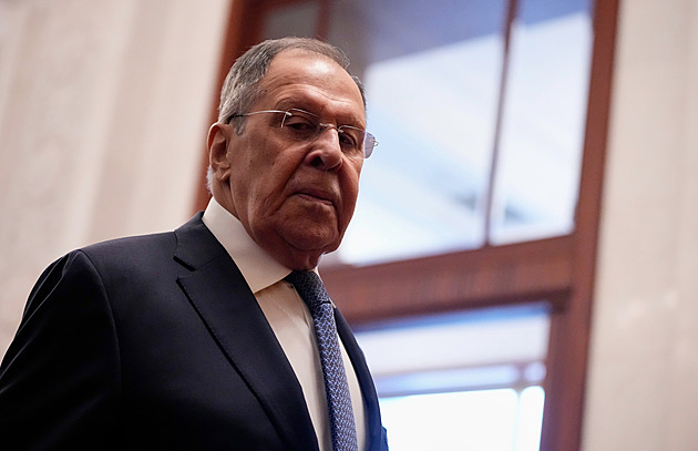 Lavrov se vyslovil pro použití jaderných zbraní proti Ukrajině, tvrdí politolog