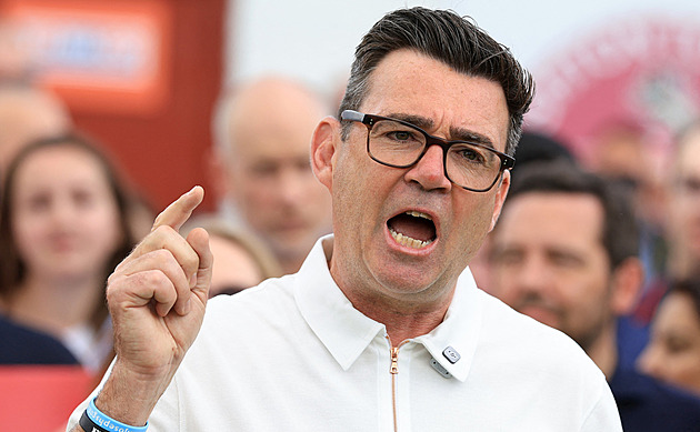 Král severu dobyl Westminster. Teď musí Andy Burnham zachránit Británii