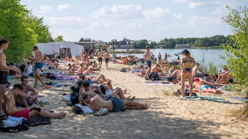 Nejen koupaliště, jeskyně či hřbitovy. Kde se můžete zchladit během tropů?