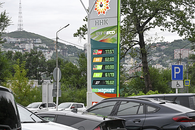Některé ruské regiony začaly uvolňovat omezení pro prodej pohonných hmot