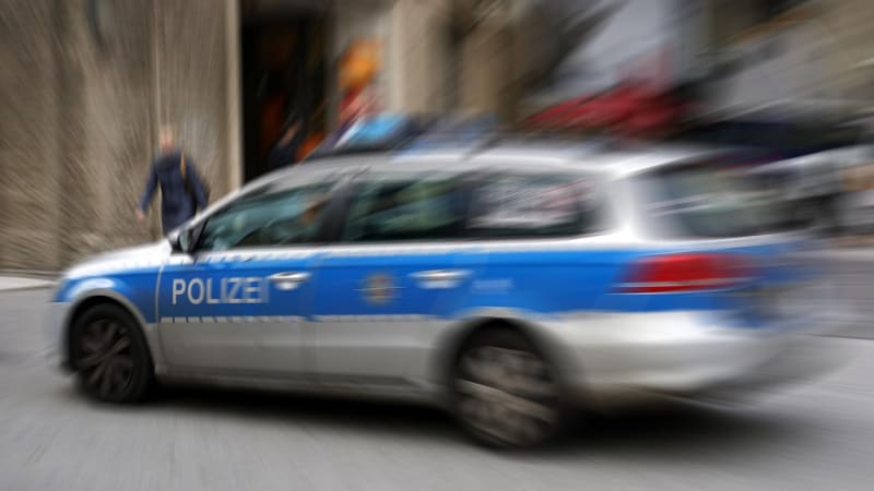 Krvavá střelba v Kolíně nad Rýnem: Záchranáři našli zraněné ležet kolem pumpy, jsou v nemocnici
