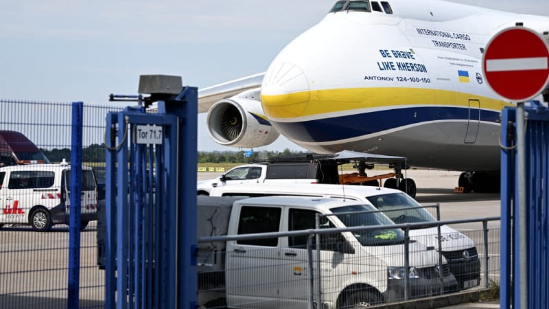 Na pokraji tragédie: Ukrajinské letadlo, které ohrožoval v Lipsku dron, bylo naložené municí