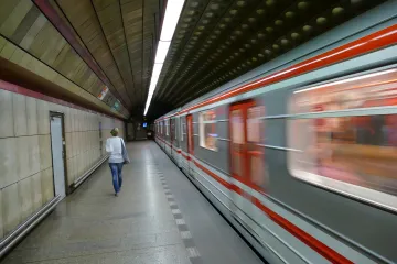 Rencar neuspěl u Nejvyššího soudu. Vleklý spor s DPP o reklamní plochu končí