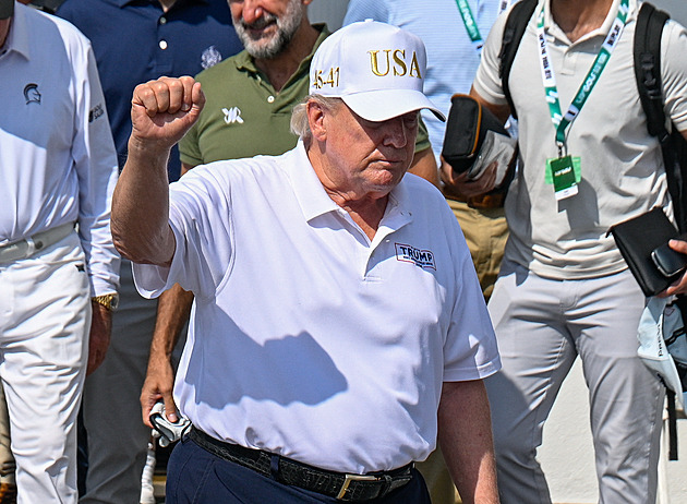 S Íránem jednáme jen napůl, je to jako šachy, vždy to vyjde, prohlásil Trump