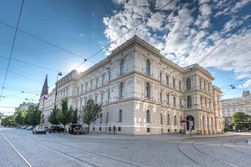 Případ bodnutí nožem před plzeňským barem končí. ÚS odmítl útočníkovu stížnost