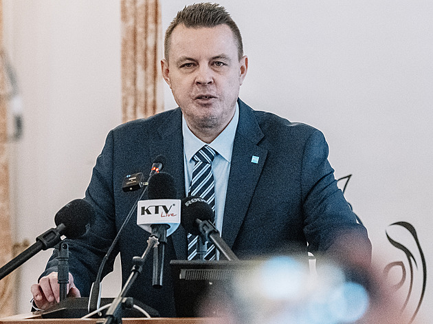 Pochvalná SMS z Kremlu, vhled či nesmysly kolem obrany. Rajchl se hádal s opozicí