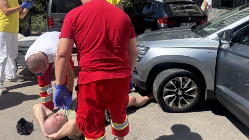 Hádka kvůli parkování skončila přejetím muže. Případ z Brna líčí oba řidiči rozdílně